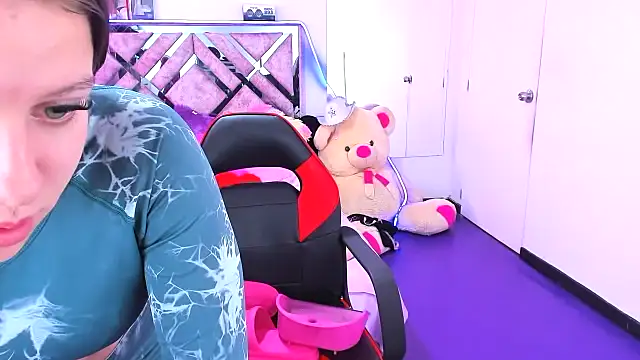 Snapshot of Luna_Analya chatting on February 2026 02:27:02 PM Luna Analya online show from February 2026 02:27:02 PM