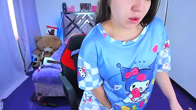 Snapshot of Luna_Analya chatting on March 2026 01:40:02 PM Luna Analya online show from March 2026 01:40:02 PM