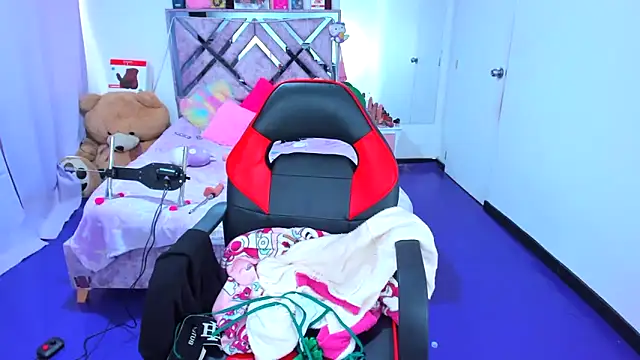 Snapshot of Luna_Analya chatting on March 2026 02:53:02 PM Luna Analya online show from March 2026 02:53:02 PM