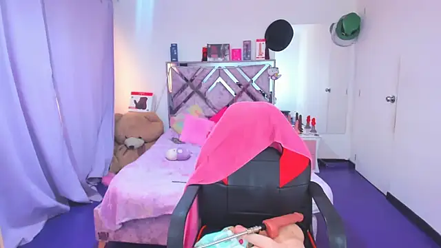 Snapshot of Luna_Analya chatting on March 2026 02:55:01 PM Luna Analya online show from March 2026 02:55:01 PM