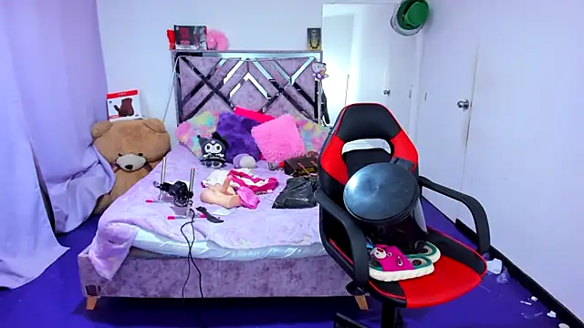 Snapshot of Luna_Analya chatting on April 2026 02:40:01 PM Luna Analya online show from April 2026 02:40:01 PM