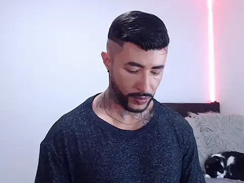 andrea de lucaa online show from November 2025 02:45:02 AM