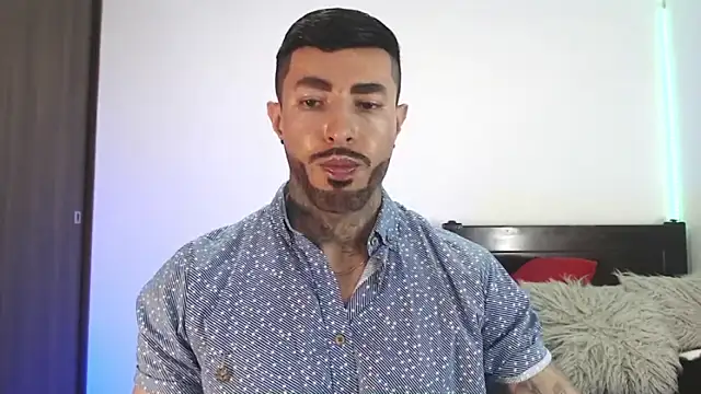 andrea de lucaa online show from April 2026 04:04:02 AM