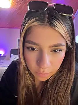 Isabella18 pink online show from May 2026 06:49:01 PM