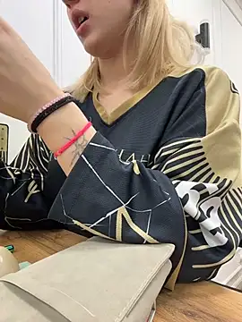 CaitlinSugar online show from November 2025 04:01:02 AM