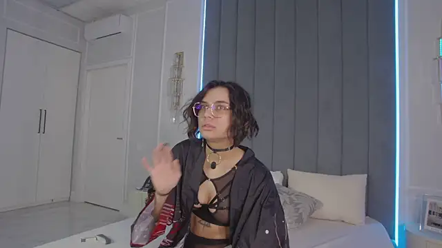 VioletAsh online show from March 2026 04:38:02 AM