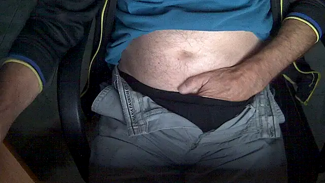 velikifant7 online show from November 2025 05:12:03 AM