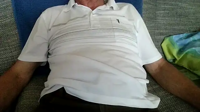 Snapshot of velikifant7 chatting on April 2026 04:23:02 PM velikifant7 online show from April 2026 04:23:02 PM