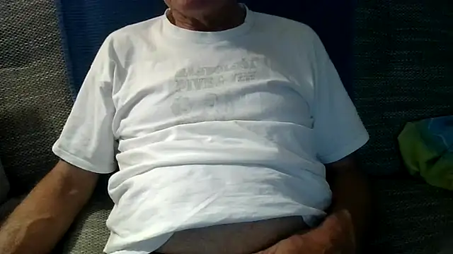 Snapshot of velikifant7 chatting on May 2026 05:53:02 PM velikifant7 online show from May 2026 05:53:02 PM