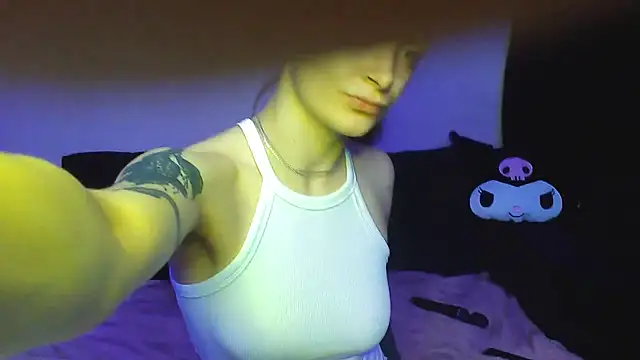   Leyla   online show from September 2025 07:04:02 PM