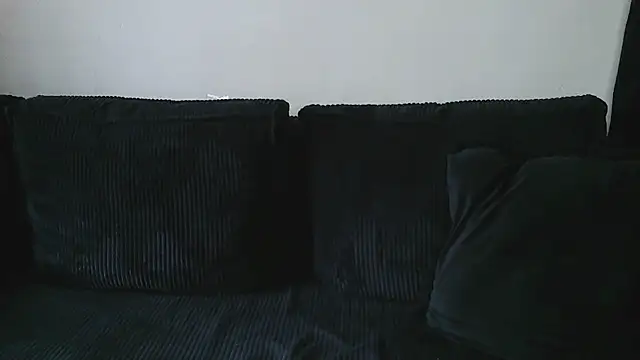   Leyla   online show from October 2025 11:09:02 AM