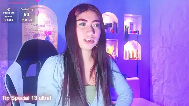 Sophia tf online show from March 2026 03:45:02 AM