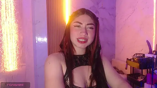 Snapshot of Sophia_tf chatting on May 2026 09:28:01 AM Sophia tf online show from May 2026 09:28:01 AM
