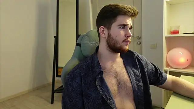 Snapshot of Mark_Maxim chatting on October 2025 02:07:02 PM Mark Maxim online show from October 2025 02:07:02 PM