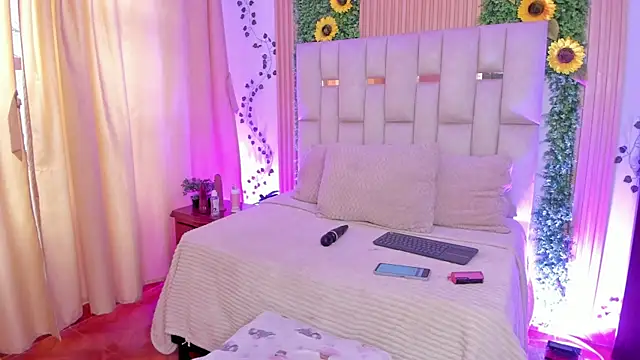 Jade Nmm online show from November 2025 01:00:01 PM