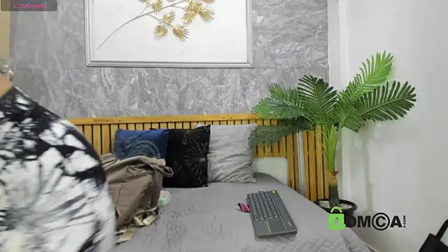 Snapshot of princequinn_ chatting on December 2025 08:27:02 PM princequinn online show from December 2025 08:27:02 PM