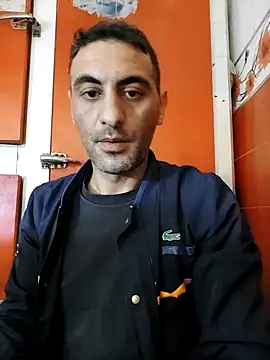 Snapshot of mahdiDido chatting on November 2025 12:11:01 PM mahdiDido online show from November 2025 12:11:01 PM