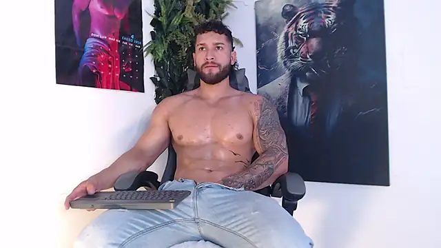 Snapshot of massimofiore_ chatting on June 2026 12:32:02 AM massimofiore online show from June 2026 12:32:02 AM