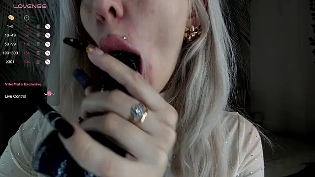 Kira Key online show from March 2026 01:54:01 AM