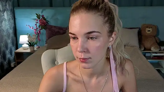 Aurora Bennet online show from November 2025 01:04:02 AM