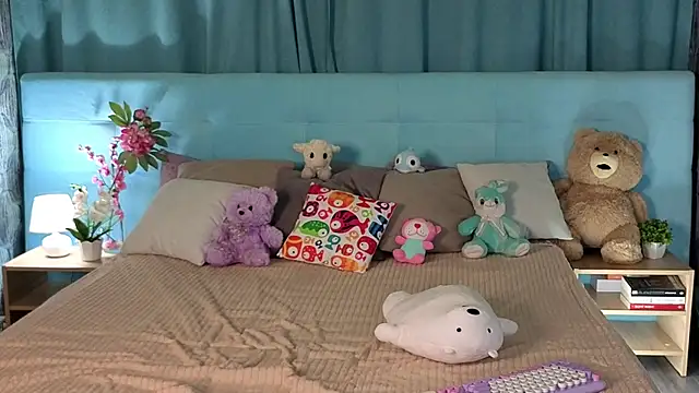 Aurora Bennet online show from December 2025 01:02:02 AM