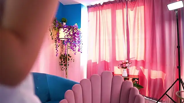 SaraMiretti online show from September 2025 07:08:01 AM