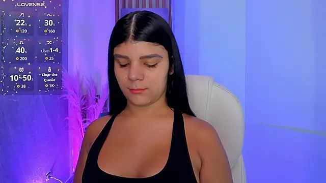 Snapshot of PauliinaBelle_ chatting on June 2026 01:03:01 PM PauliinaBelle online show from June 2026 01:03:01 PM
