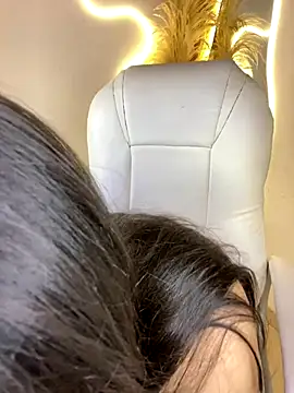 Zoe Serrat online show from November 2025 12:49:02 PM