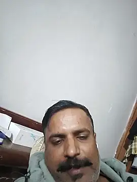 vardh033 online show from December 2025 04:23:02 PM