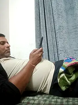 Snapshot of vardh033 chatting on March 2026 02:42:01 PM vardh033 online show from March 2026 02:42:01 PM