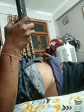 Snapshot of vardh033 chatting on April 2026 08:31:01 PM vardh033 online show from April 2026 08:31:01 PM