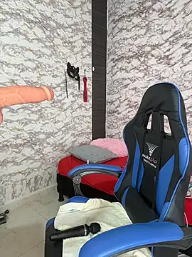 AlisSon  hot online show from December 2025 06:45:01 PM