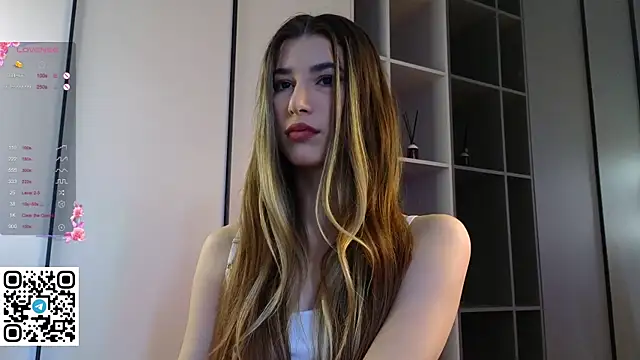 Quinavelle online show from October 2025 07:18:01 AM