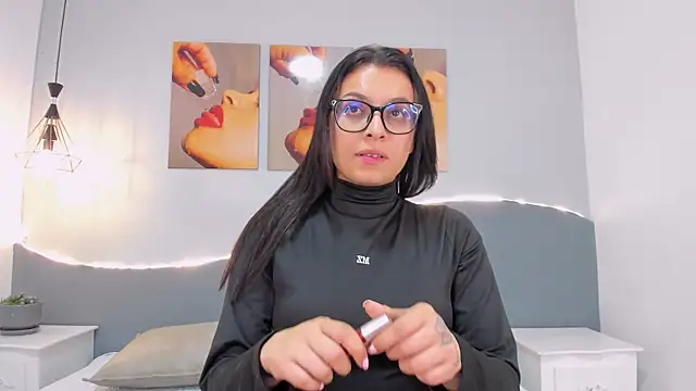 Sara mora  online show from May 2026 11:51:01 AM
