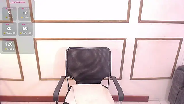 Snapshot of veronica_em1 chatting on April 2026 01:38:02 PM veronica em1 online show from April 2026 01:38:02 PM