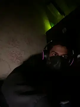 Snapshot of fitxrs chatting on November 2025 06:10:01 PM fitxrs online show from November 2025 06:10:01 PM