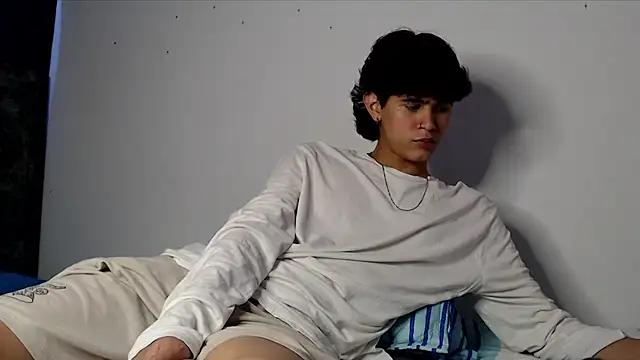 Snapshot of alexmark_ chatting on May 2026 05:09:02 PM alexmark online show from May 2026 05:09:02 PM