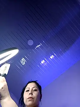 SiennaValera online show from November 2025 05:34:02 PM