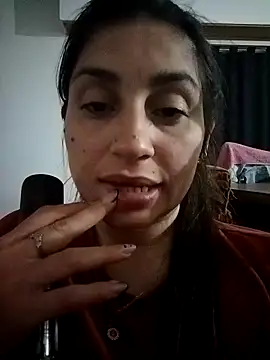 Snapshot of LolatuMiel chatting on November 2025 06:02:02 AM LolatuMiel online show from November 2025 06:02:02 AM