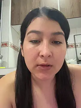 Snapshot of evelyn_1702 chatting on October 2025 09:27:01 PM evelyn 1702 online show from October 2025 09:27:01 PM