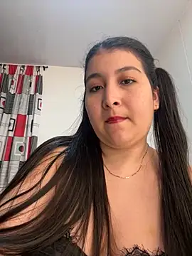 Snapshot of evelyn_1702 chatting on November 2025 10:56:01 PM evelyn 1702 online show from November 2025 10:56:01 PM