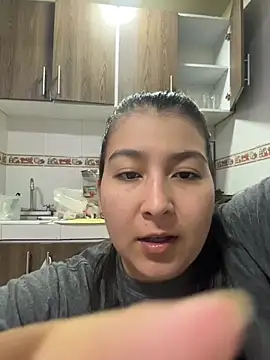 Snapshot of evelyn_1702 chatting on July 2026 07:05:02 PM evelyn 1702 online show from July 2026 07:05:02 PM