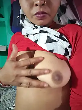 Snapshot of Monika_thakurr chatting on July 2026 01:13:02 PM Monika thakurr online show from July 2026 01:13:02 PM