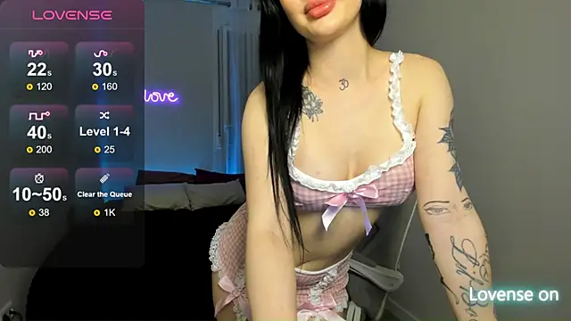 Snapshot of SelinaStorm chatting on June 2026 01:28:02 AM SelinaStorm online show from June 2026 01:28:02 AM
