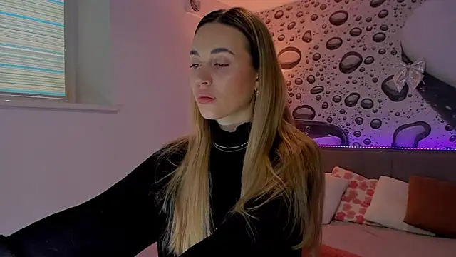 Snapshot of AlexaWilds chatting on February 2026 06:26:01 AM AlexaWilds online show from February 2026 06:26:01 AM