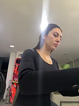 Snapshot of Isabellaa_Palacios chatting on June 2026 12:19:02 PM Isabellaa Palacios online show from June 2026 12:19:02 PM