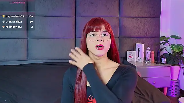 Slenna Moon online show from December 2025 02:51:02 AM