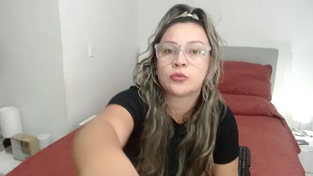 Snapshot of sophie_lopez1 chatting on October 2025 03:39:02 AM sophie lopez1 online show from October 2025 03:39:02 AM