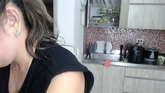 Snapshot of sophie_lopez1 chatting on June 2026 06:02:01 PM sophie lopez1 online show from June 2026 06:02:01 PM