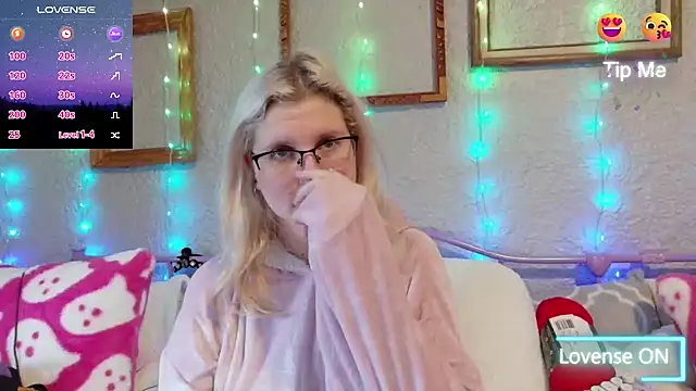 Snapshot of samanthamalichite chatting on January 2026 03:05:01 PM samanthamalichite online show from January 2026 03:05:01 PM